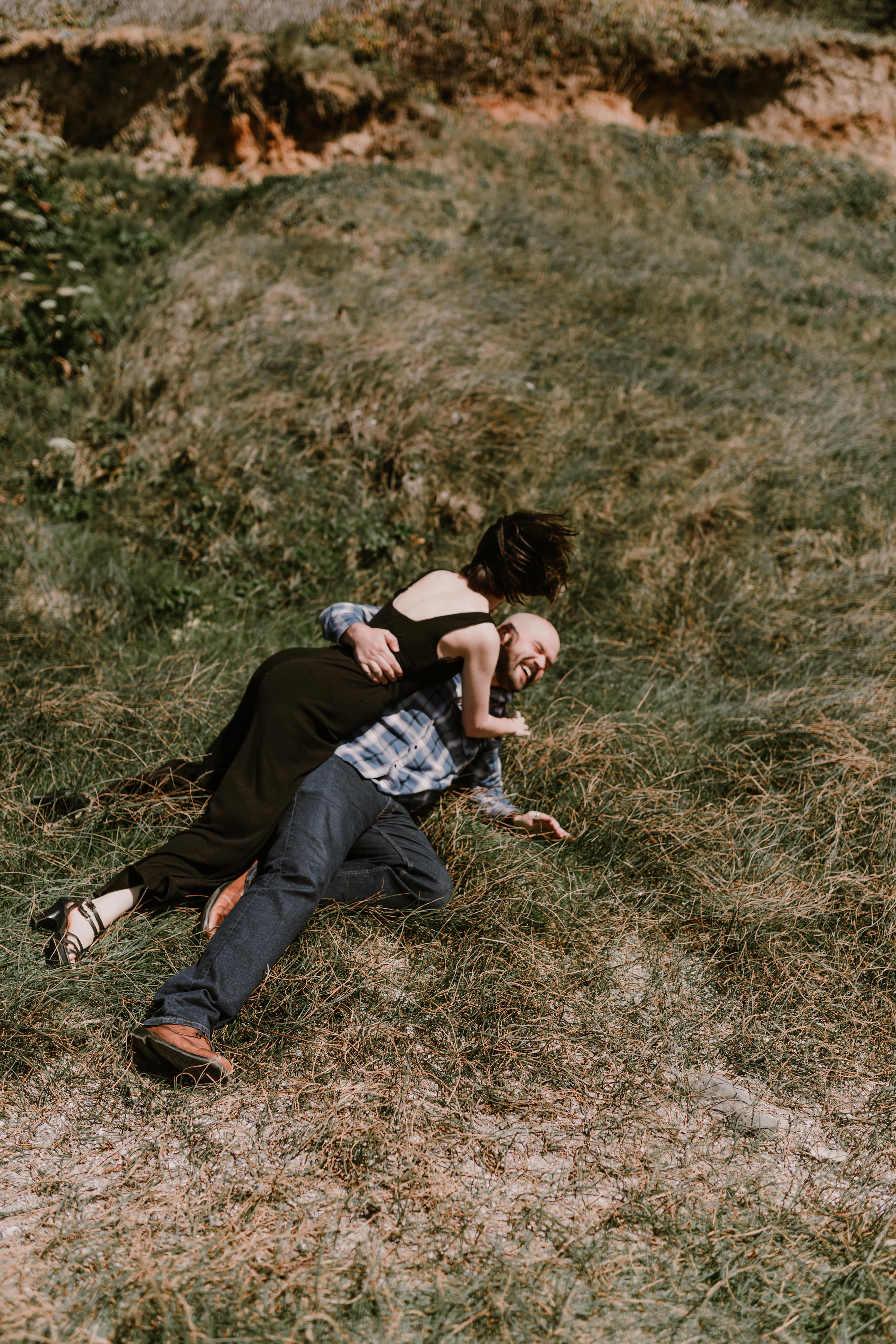Oregon Coast couple fell on the grass